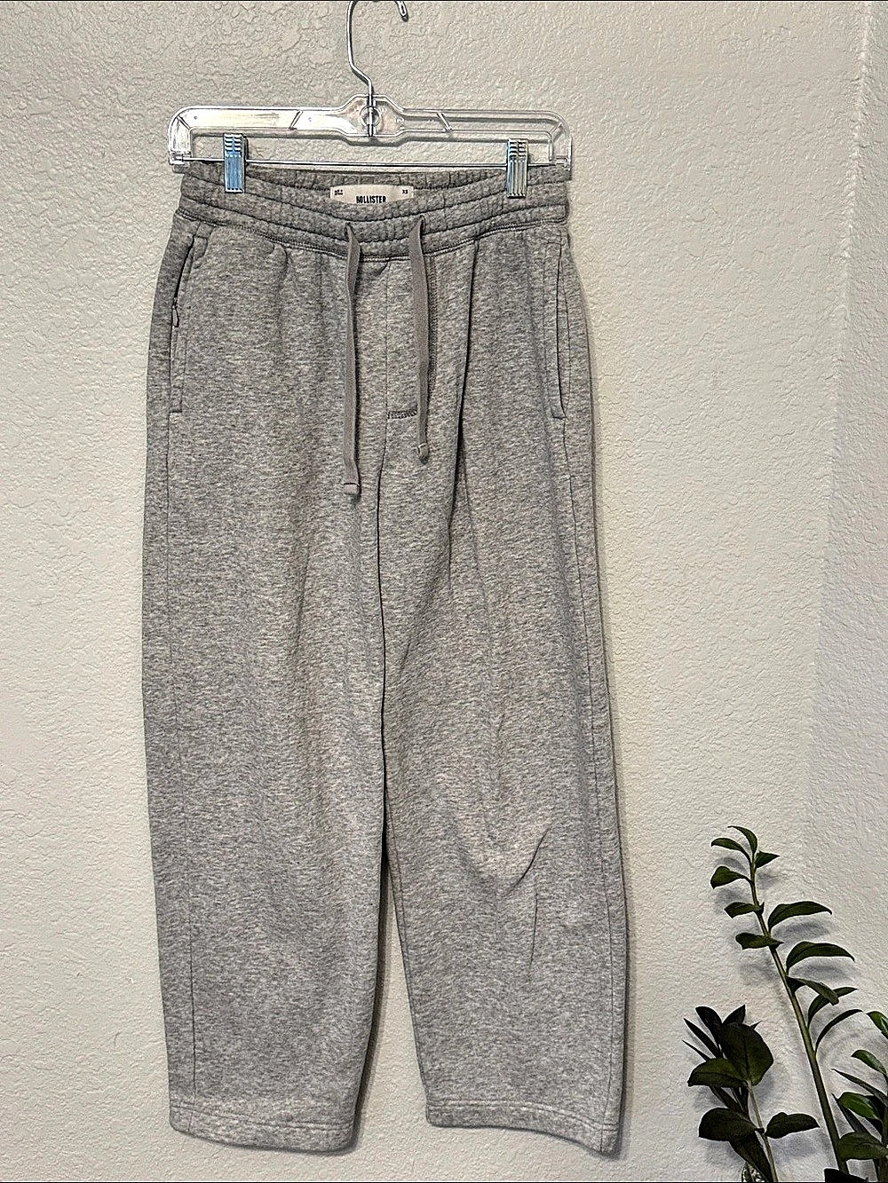 Hollister Feel Good Baggy Sweatpants Gray XS